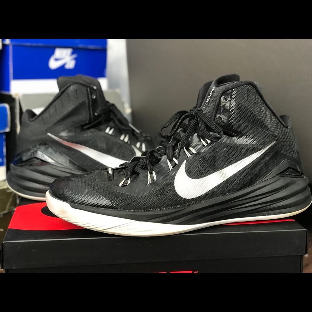 NIKE HYPERDUNK BLACK WHITE SZ 14 BASKETBALL